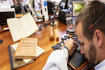 青岛欧米茄表官方售后维修在哪