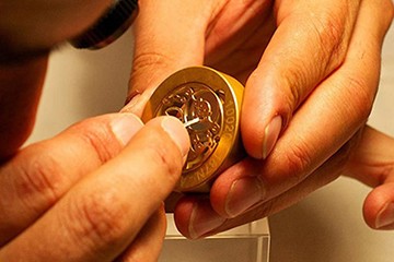 青岛欧米茄手表官售后维修点位置